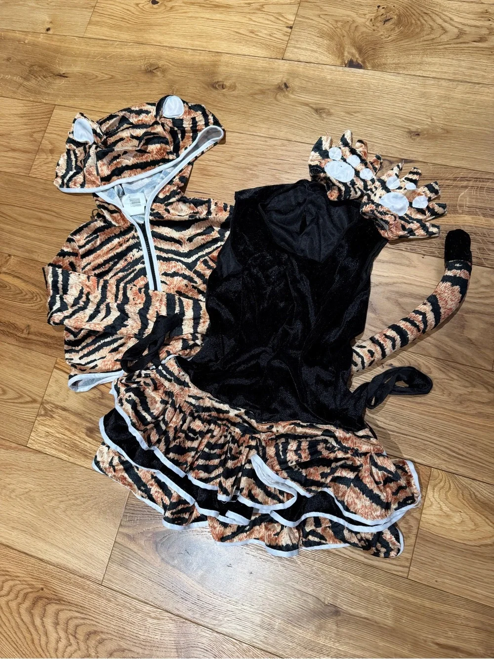 Rubies Tigress Hoodie Costume (Girls Medium)